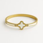 Clover mother of pearl bracelet