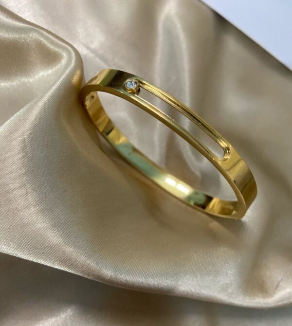 white stone studded anti tarnish gold bracelet bangle