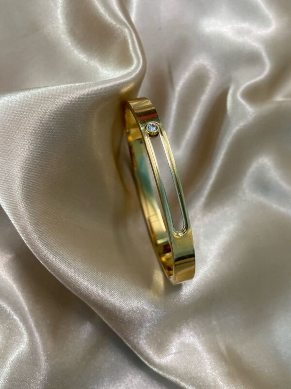 white stone studded anti tarnish gold bracelet bangle