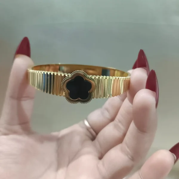 Clover black and gold bangle bracelet Anti tarnish