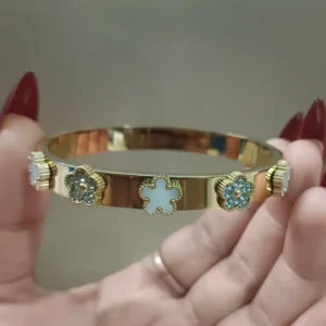 Clover studded anti tarnish gold bracelet bangle