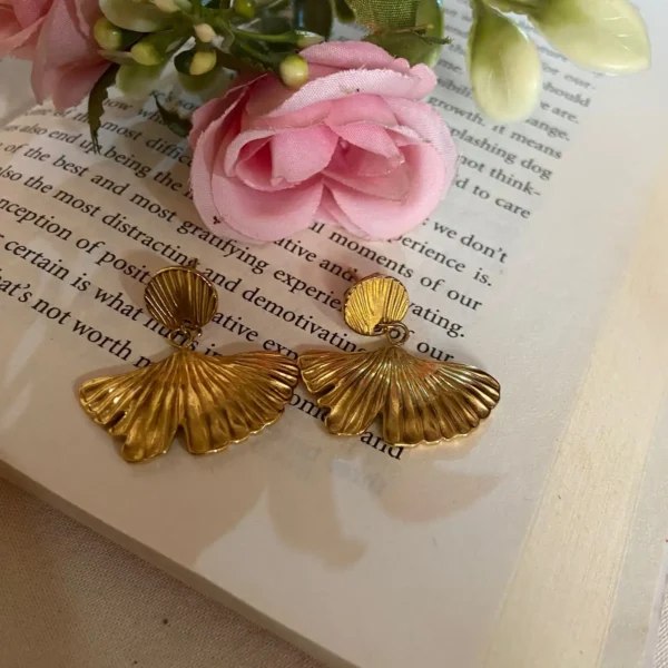 Sea shell gold anti tarnish earring | Beautiful shell earring